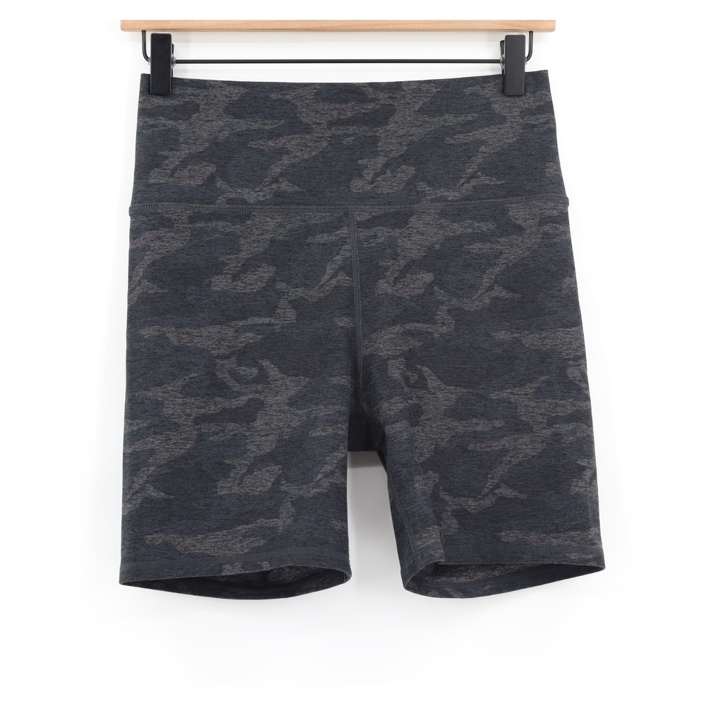 Vuori Women's Clean Elevation Shorty Shorts Black/Grey Camo Sz S
